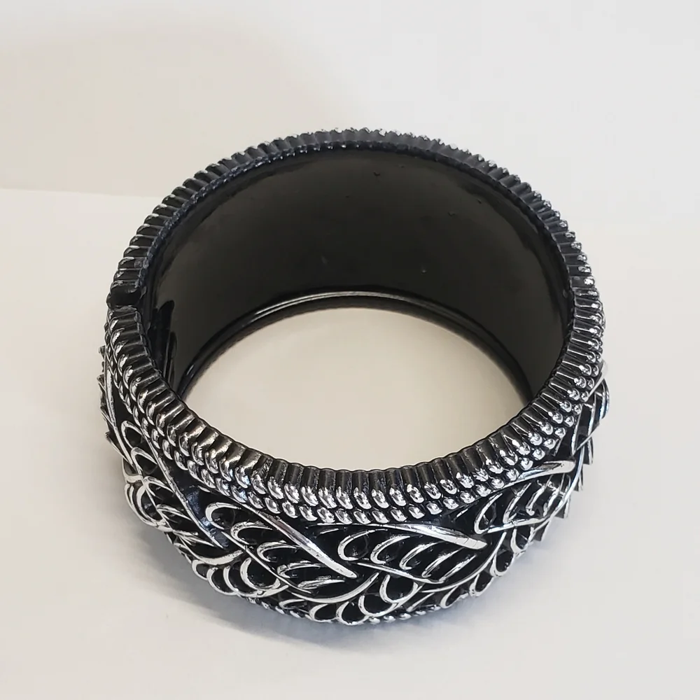 Unique Silver Swirl Acrylic Light Weight Hinge Bracelet